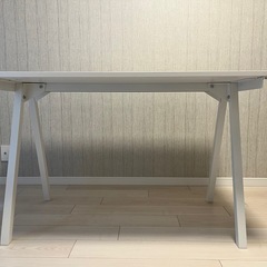 【美品】テーブル_デスク_IKEA（新品価格:12,990円）の画像