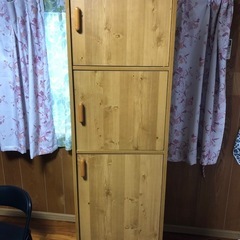 タンス　
中古　早い者勝ち