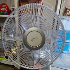 壁掛け扇風機