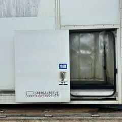 防災備蓄コンテナNO.1、外寸長さ360cm、保冷車のコンテナ、間仕切り、横ドア有り●工場資材倉庫.庭.農牧漁業.バイクガレージ●福岡発近県配の画像