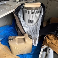 最終値下げ！トヨトミ灯油ストーブ！オシャレ灯油入れ込み！