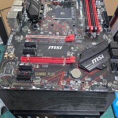 マザーボード&PCケースの画像