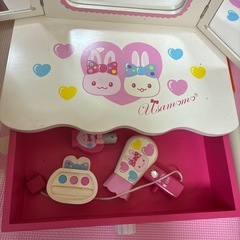 女の子　ドレッサーの画像