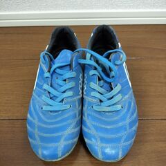 値下げしました！　250円　小学生用　サッカーシューズ　umbr...