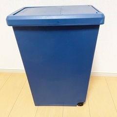 【直接引渡】ニトリ コンテナゴミ箱の画像