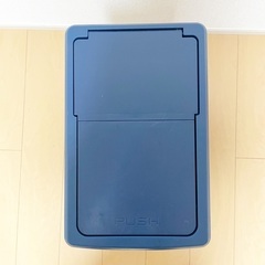 【直接引渡】ニトリ コンテナゴミ箱の画像