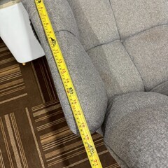 グレー 2人がけソファ（汚れあり）の画像