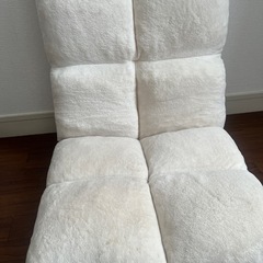 白い椅子、白い座椅子の画像