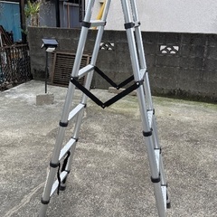 折りたたみの脚立