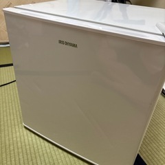 アイリスオーヤマ 冷蔵庫 42L 1ドア 小型 右開き 幅48c...