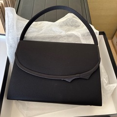 礼装用のバッグ