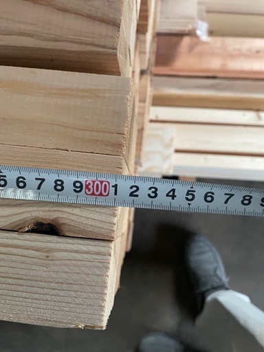 杉　45×45×3010mm 60本（6本/束×10束）　20,000円(333.3円/束
）