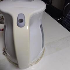 t-fal ケトル　ホワイトの画像