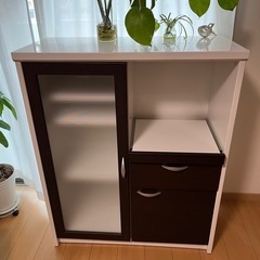 キッチン　収納　食器棚　キッチンボード