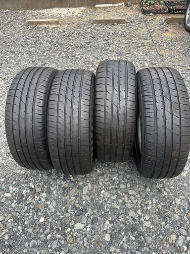 タイヤ　ダンロップ　215/55R17 4本セット