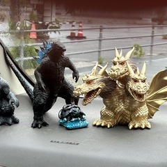 ゴジラフィギュア