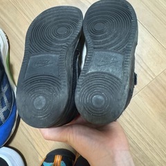 NIKE スニーカー アシックス　サンダルの画像