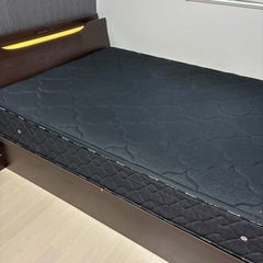 セミダブルベッドの画像