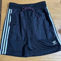 adidas アディダス　スカート　L