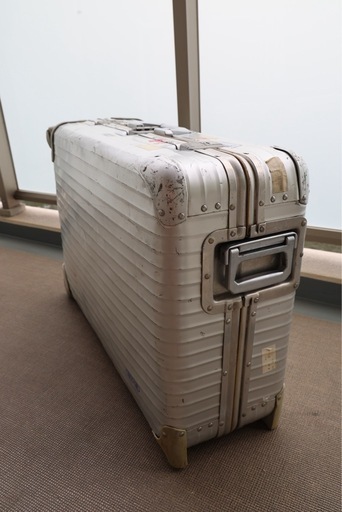 リモワ　サイドハンドル　プルタブ