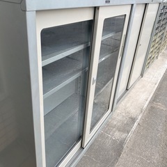 決まりました！ガラス引戸のスチール書庫の画像