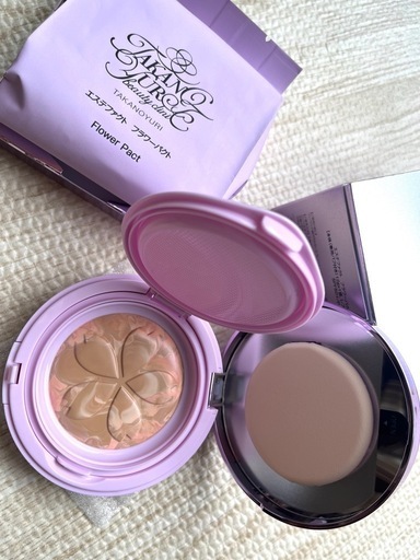 たかの友梨フラワーパクトファンデーションリフィル付き特別セット