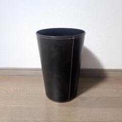 フェイクレザーのダストボックスの画像