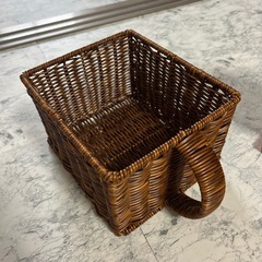 しっかりしたカゴ　洗えるカゴ　茶色　ニトリ　収納ケース