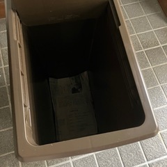 ゴミ箱　ふたつき　ワンタッチ　ブラウン　ニトリの画像