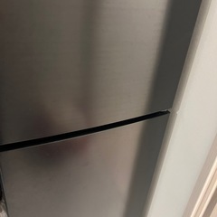 電子レンジと冷蔵庫の画像