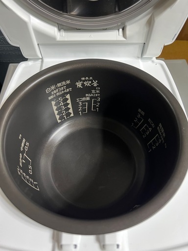  人気のホワイトカラー‼️2020年製三菱 IH ジャー炊飯器 