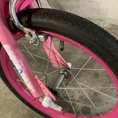 子供用自転車 女の子 プリキュア 16インチ 補助
輪付きの画像