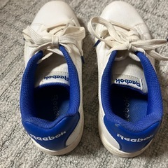 リーボック　スニーカーの画像