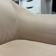 【定価約3万円】ベージュ2人掛けソファ<モダンデコ>の画像