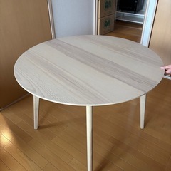 IKEAダイニングテーブル
