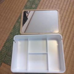 鏡つきケースの画像