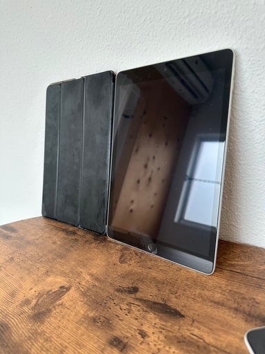 本日のみ【ケース付き】 iPad 第9世代　64GB