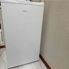   【美品・ほぼ新品／急ぎでお譲りします】冷凍庫65L／保証書あり