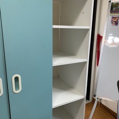 イケアのクローゼット＋棚（四段）の画像