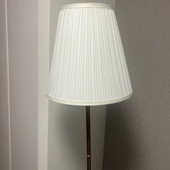 IKEA フロアランプ　オースティードの画像