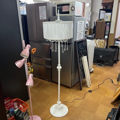 存在感抜群！大型シャンデリアスタンドライト／リビング照明