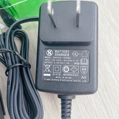 バッテリー2個付き レーザー墨出し器 水平器レーザー 5ライン グリーン 耐衝撃 グリーンレーザーの画像