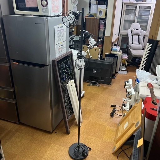 【黒】シンプルスタンドライト／モダンインテリアに◎