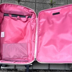 キャリーケース　スーツケースの画像