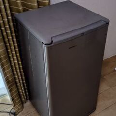 【家電4点セット】液晶テレビ2台＋BDプレーヤー＋冷蔵庫／不具合あり含むため格安で引取希望の画像