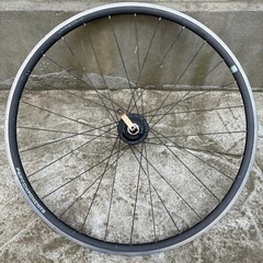 700cフロントホイール　ダイナモ付き　ジャンク