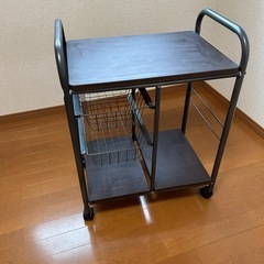 キャスター付きラック