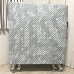 美品　エムール 折りたたみベッド（シングル）マットレス付き／組立...