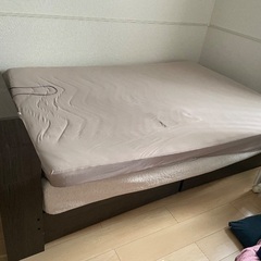 ダブルベッド　フレーム