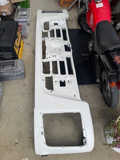 H26年式　ニューギガ　フロントバンパー